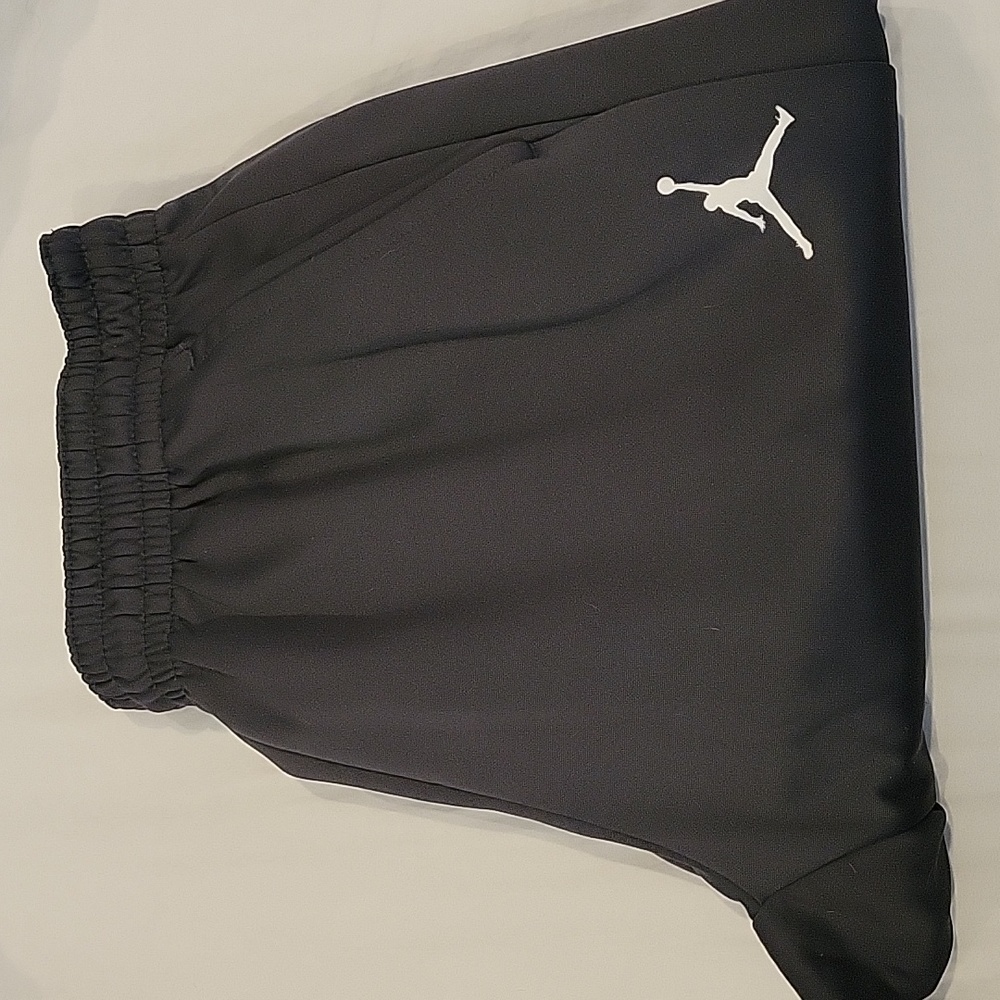 Men's Nike Air Jirdan Therma Fit Sweatpants. Size XL. Charcoal gray.